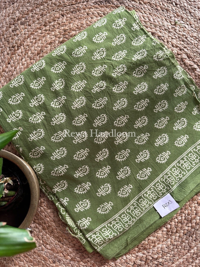 Parrot Green Dabu Print Cotton Suit BS047