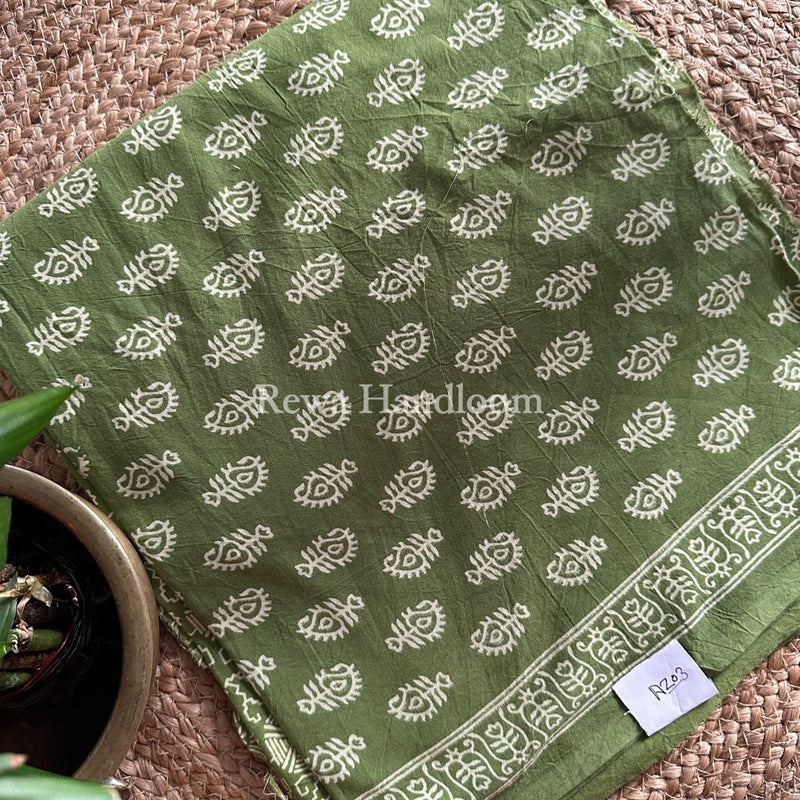 Parrot Green Dabu Print Cotton Suit BS047