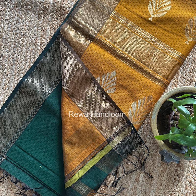 Bottle Green Butta Pallu Zari Border Saree Maheshwari Saree BTPS082