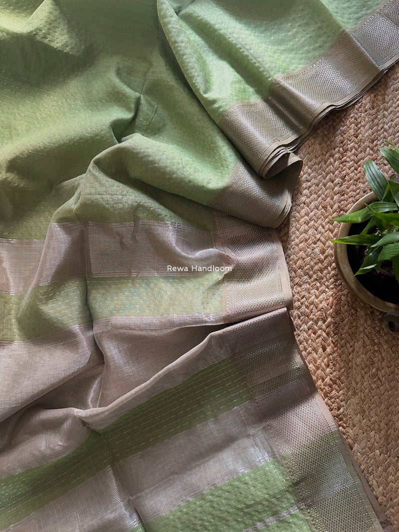 Maheshwari Silver Zari Checks Silk Saree