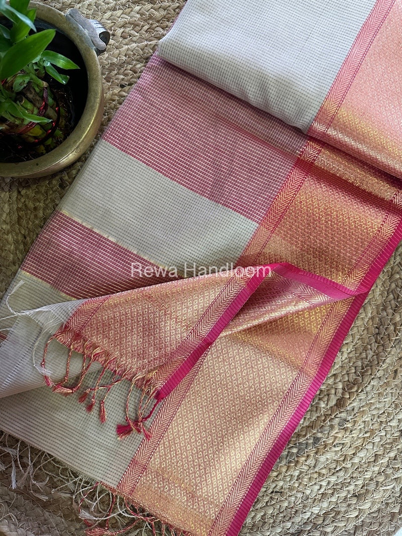 Exclusive Maheswari Self Checks Saree