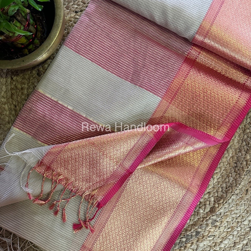 Exclusive Maheswari Self Checks Saree