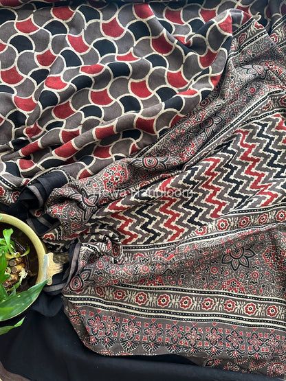 Grey Ajark Print Cotton Saree AJP012