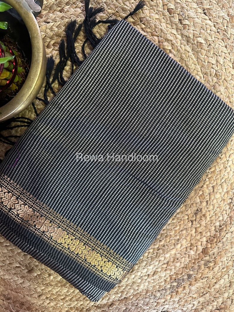 Maheshwari Grey Garbha Reshami Silk Saree GS216