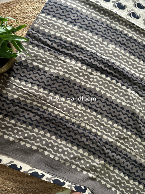 Beige-Black Cotton Printed Saree CS040