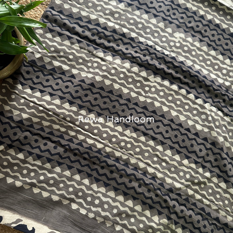 Beige-Black Cotton Printed Saree CS040