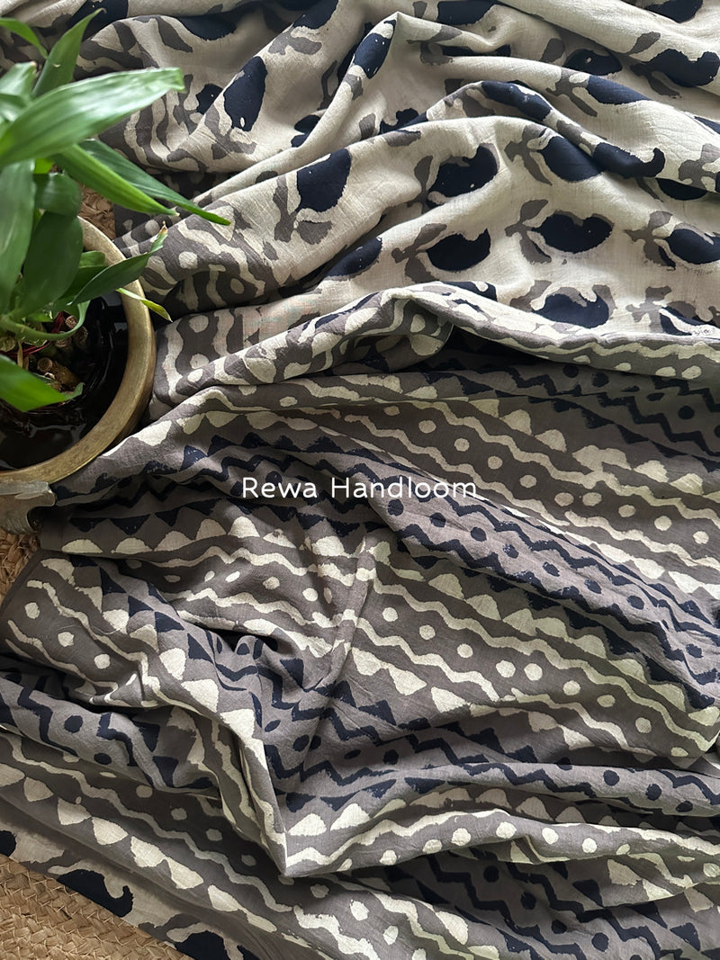 Beige-Black Cotton Printed Saree CS040