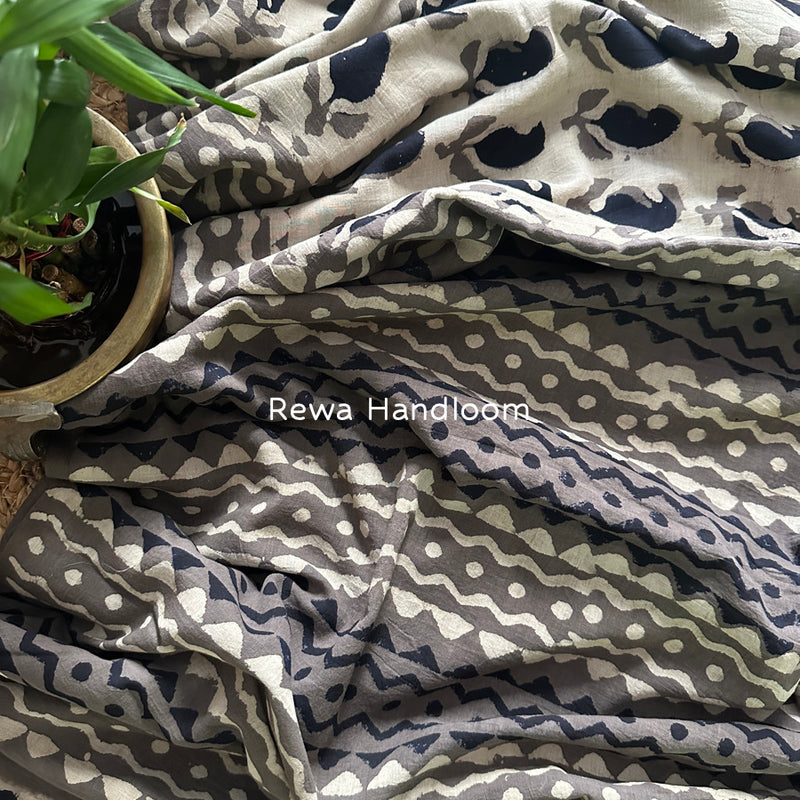 Beige-Black Cotton Printed Saree CS040