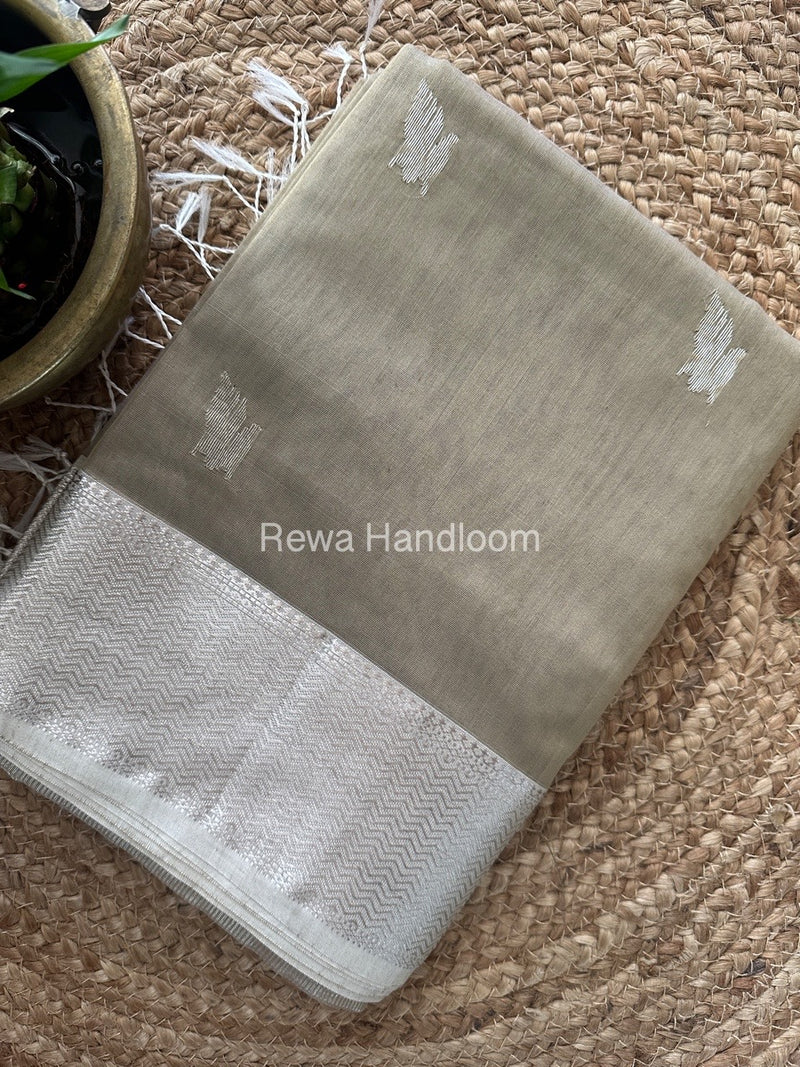 Maheshwari Beige Silver Butti Saree SGSB019