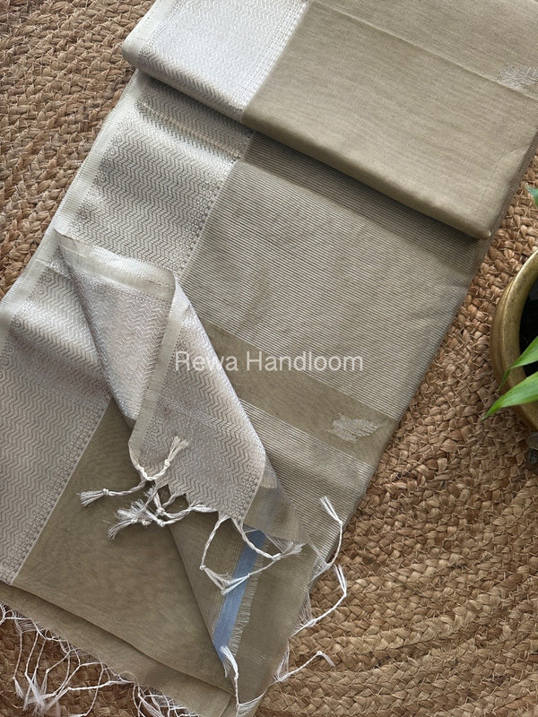 Maheshwari Silver Butti Saree