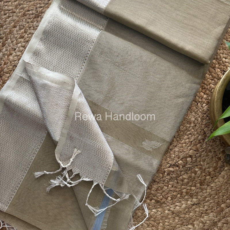 Maheshwari Silver Butti Saree