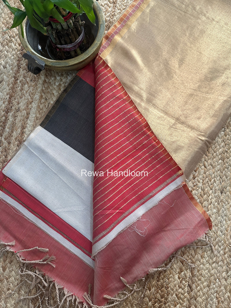 Exclusive Maheshwari Multicolor Four Paddle Weaving Saree FPS017