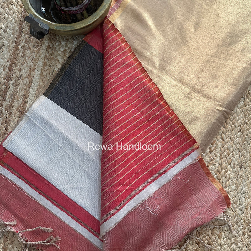 Exclusive Maheshwari Multicolor Four Paddle Weaving Saree FPS017