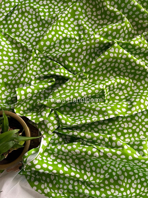 Parrot Green Cotton Printed Saree CS08
