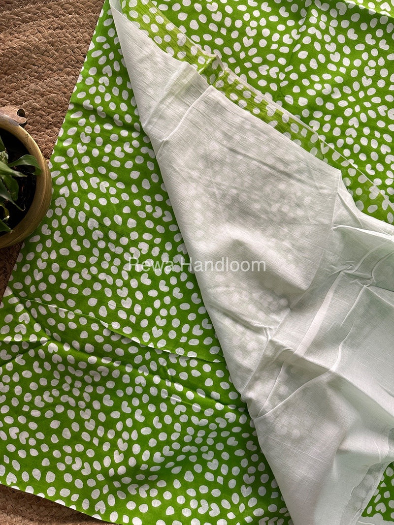 Parrot Green Cotton Printed Saree CS08