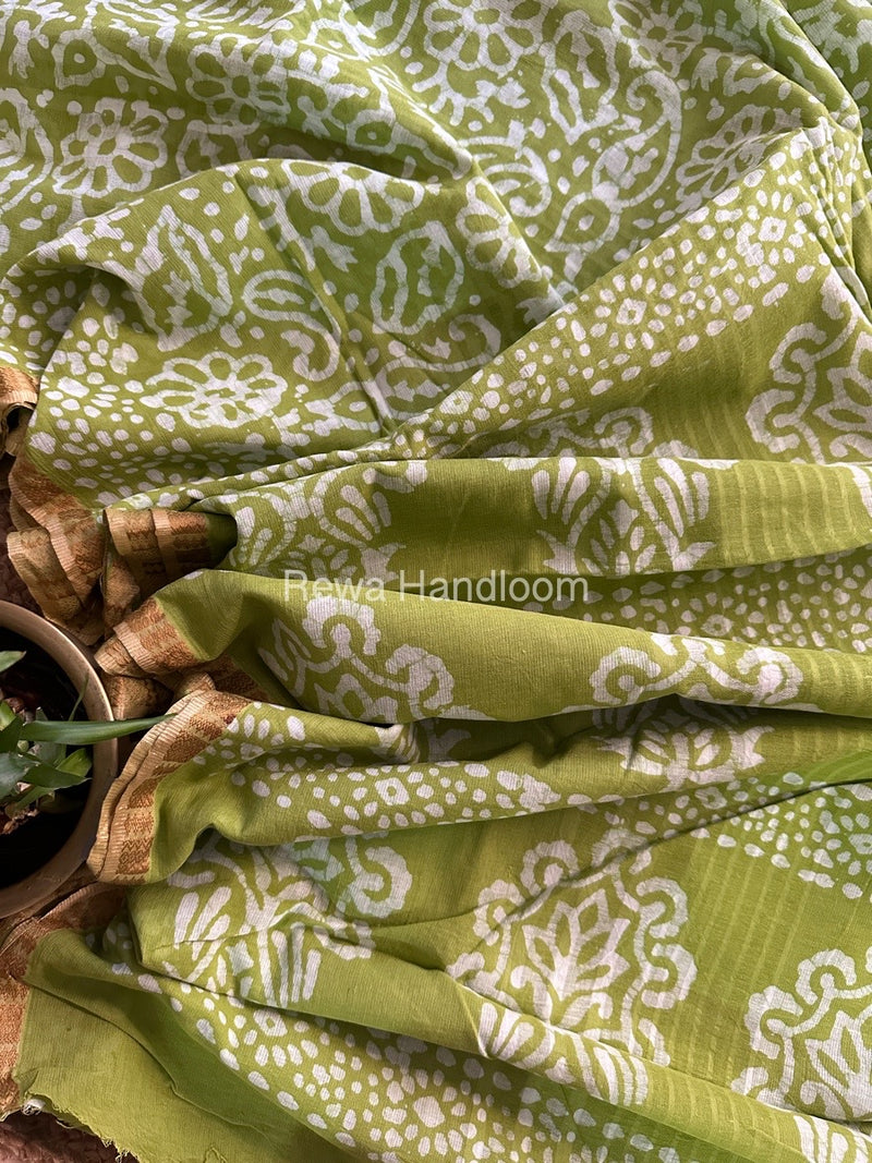 Parrot Green Cotton Printed Saree CS016