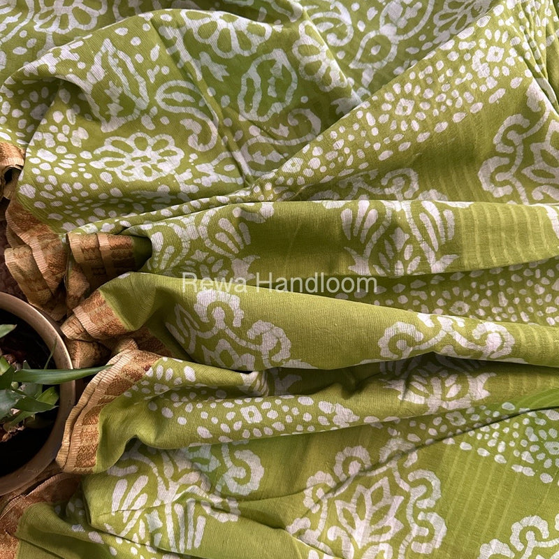 Parrot Green Cotton Printed Saree CS016
