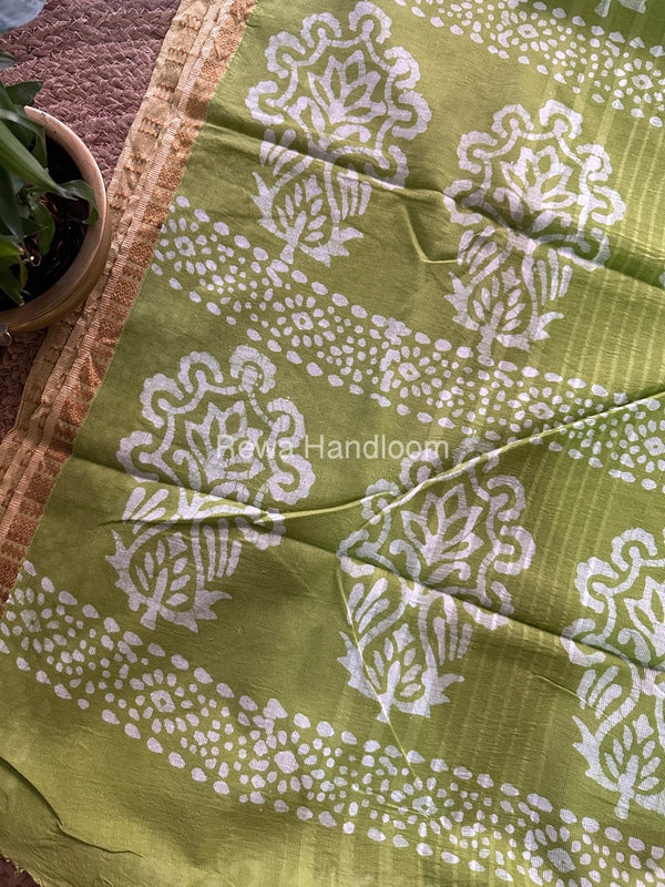 Parrot Green Cotton Printed Saree CS016