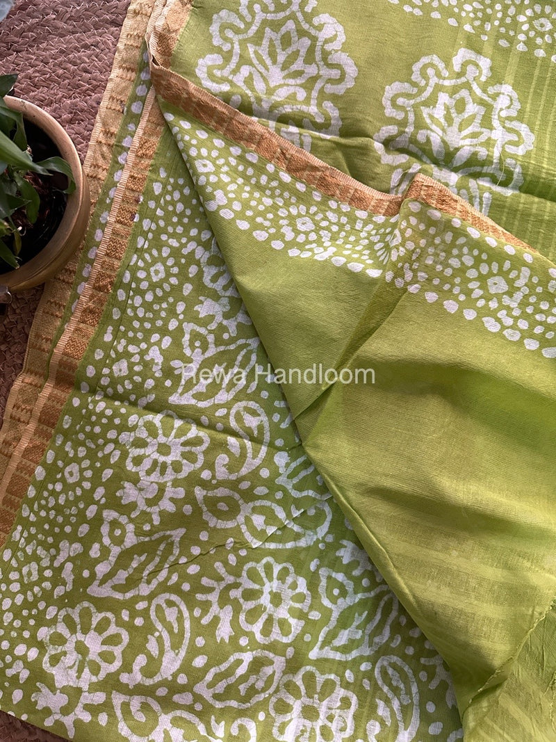 Parrot Green Cotton Printed Saree CS016