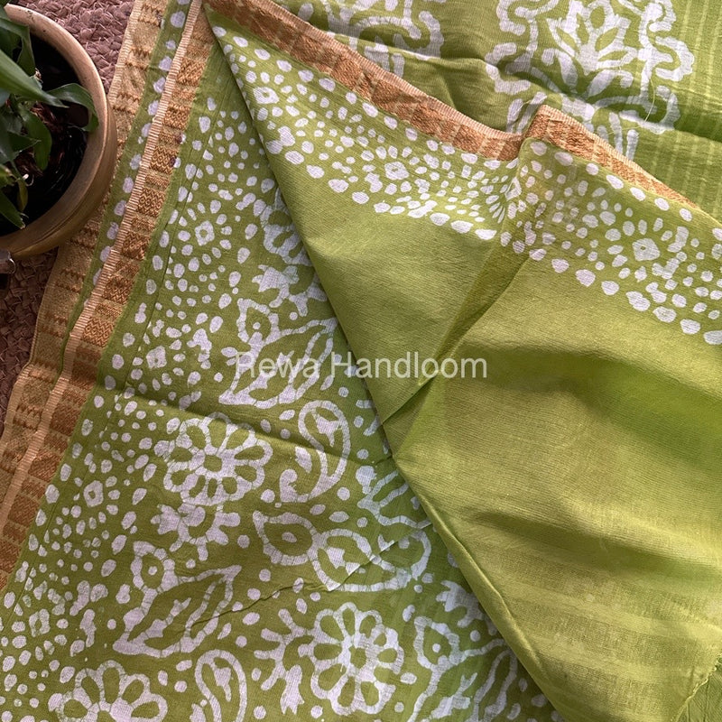 Parrot Green Cotton Printed Saree CS016