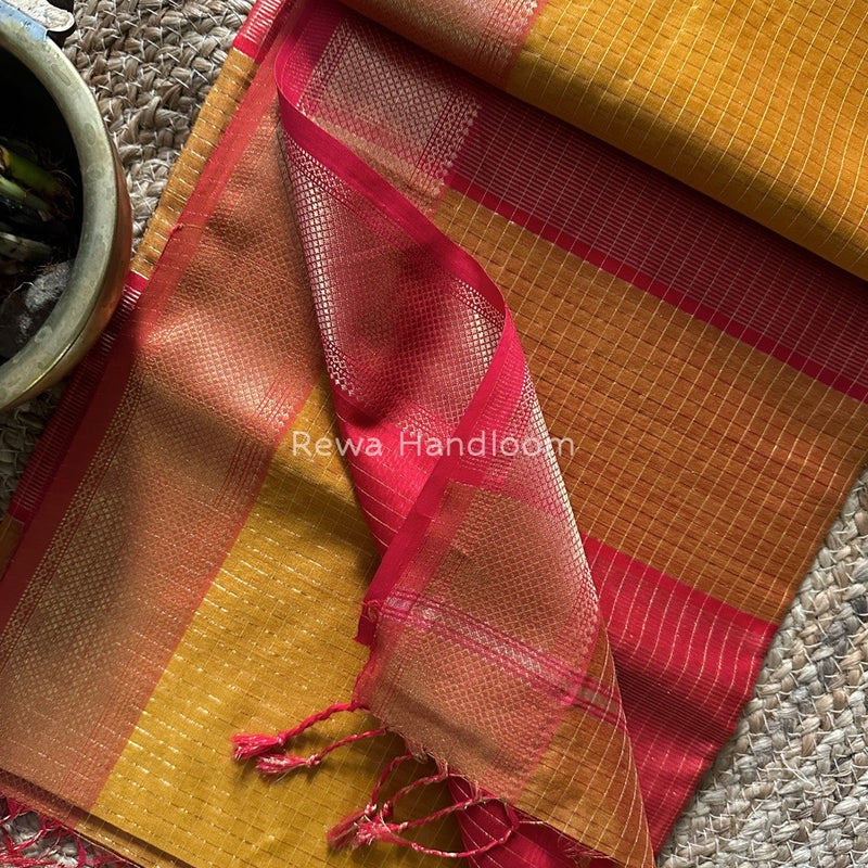 Maheshwari Zari Checks Saree