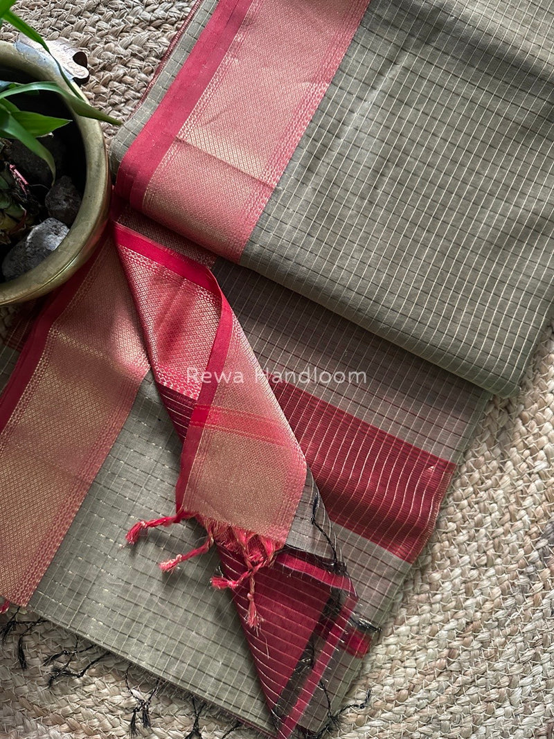 Maheshwari Zari Checks Saree