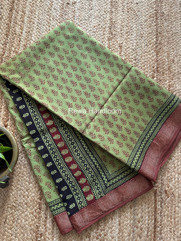 Maheshwari Bagh Print Small Border Saree