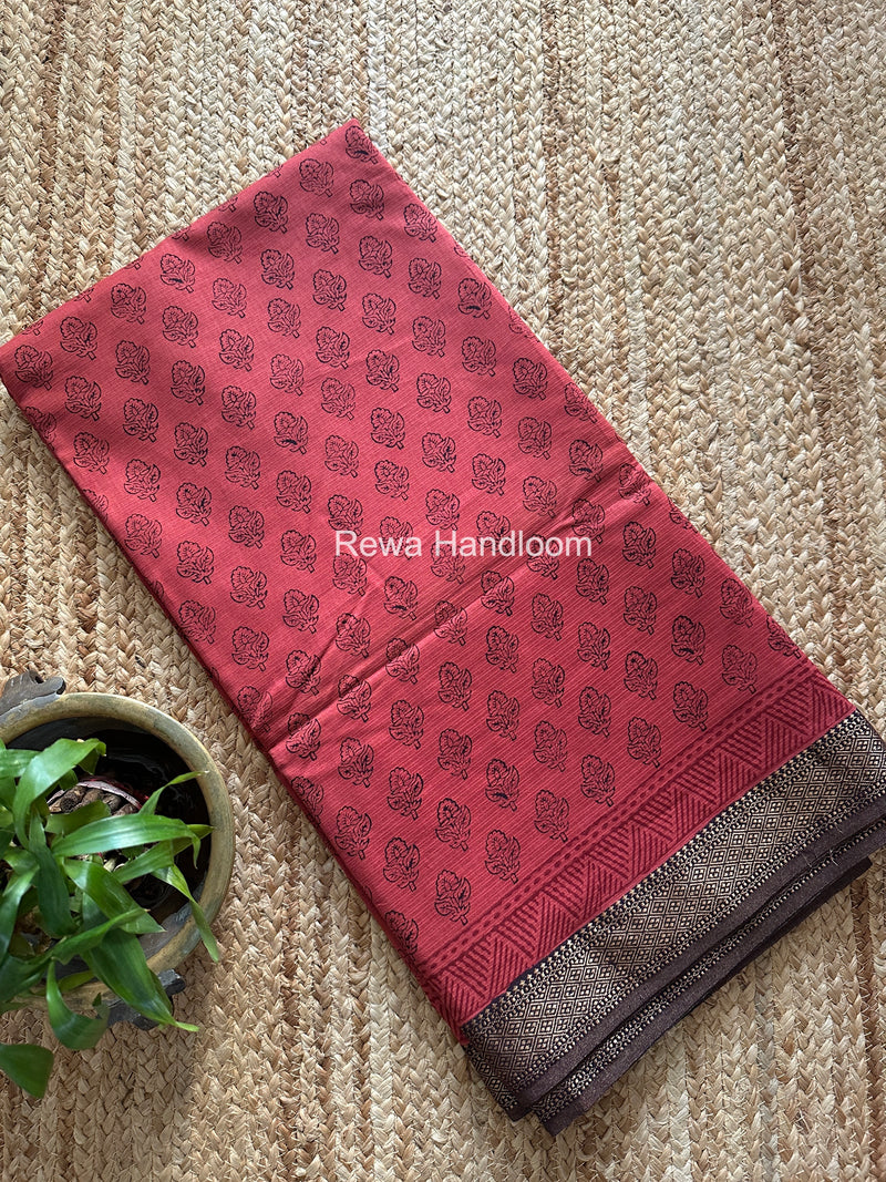 Maheshwari Kumkum Red Bagh Print Small Border Saree MTBS179