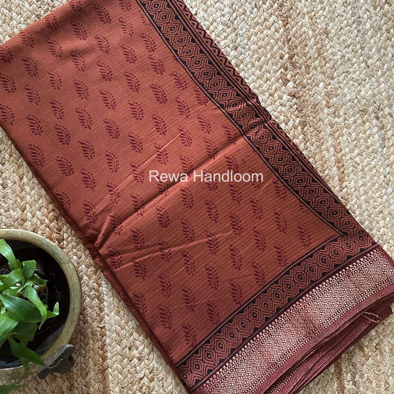 Maheshwari Rust Bagh Print Small Border Saree MTBS169