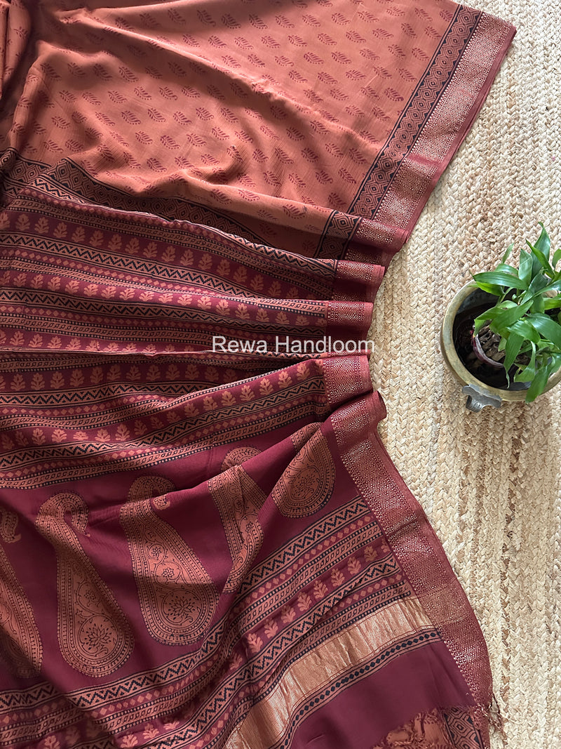 Maheshwari Rust Bagh Print Small Border Saree MTBS169