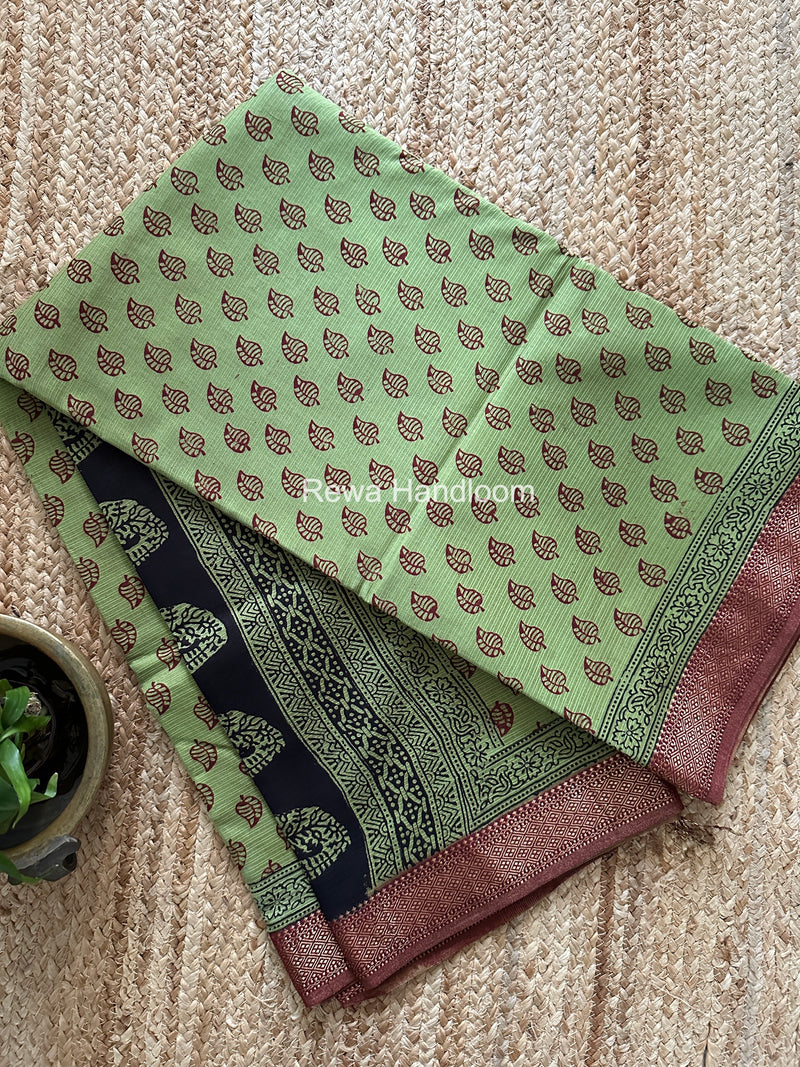 Maheshwari Bagh Print Small Border Saree