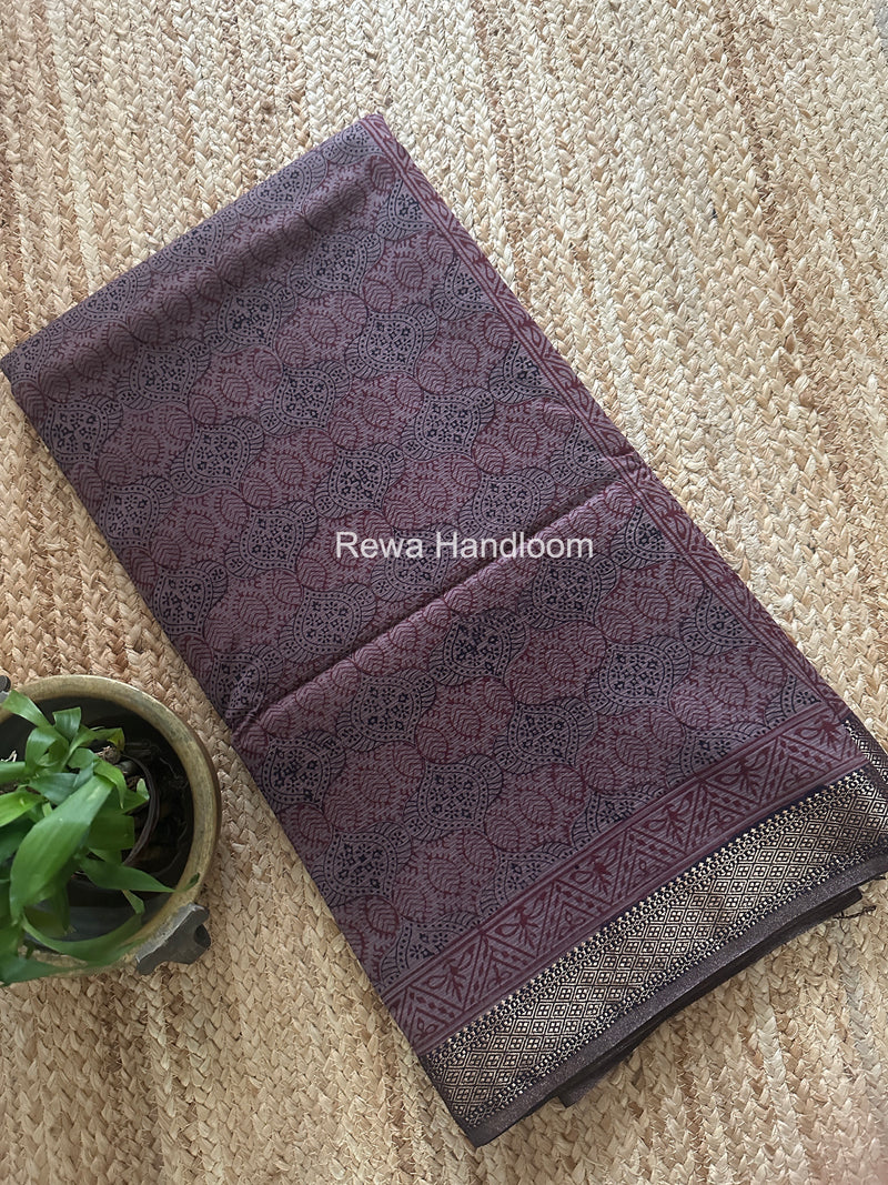 Maheshwari Onion Bagh Print Small Border Saree MTBS139