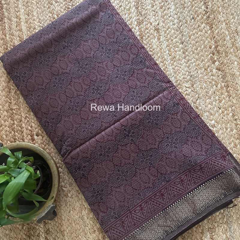 Maheshwari Onion Bagh Print Small Border Saree MTBS139