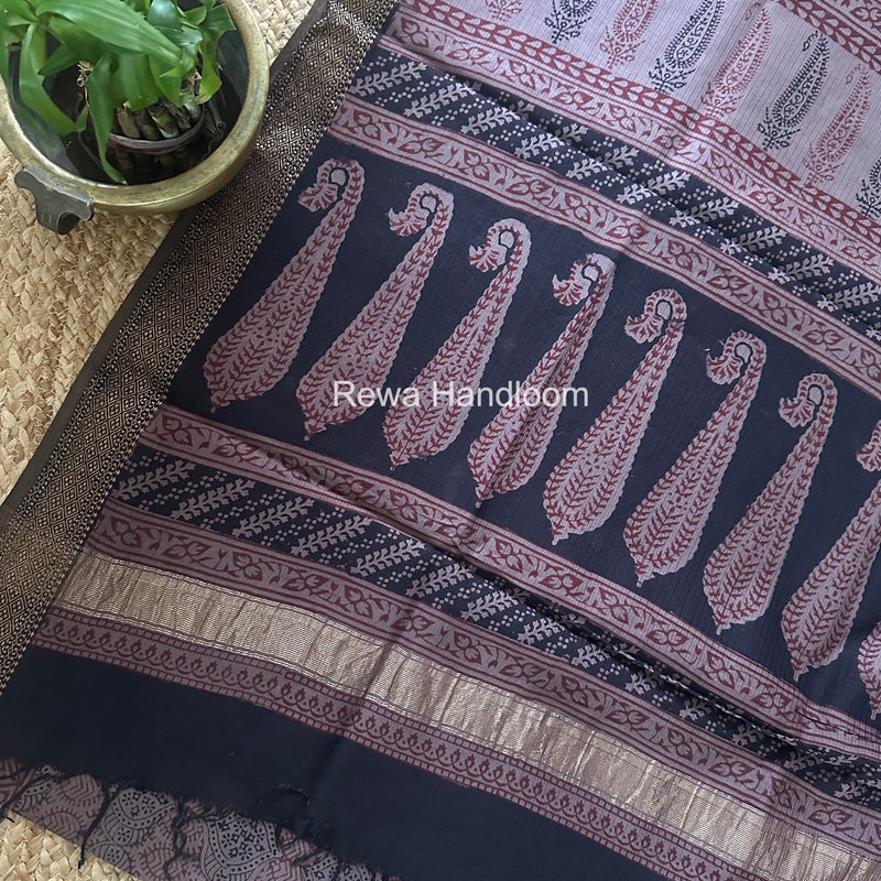 Maheshwari Onion Bagh Print Small Border Saree MTBS139
