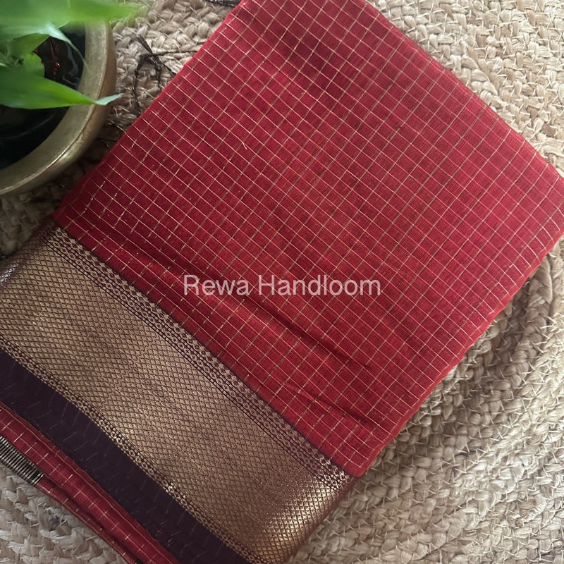 Maheshwari Red Zari Checks Saree ZCHX280