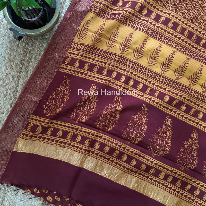 Maheshwari Red Bagh Print Small Border Saree MTBS153