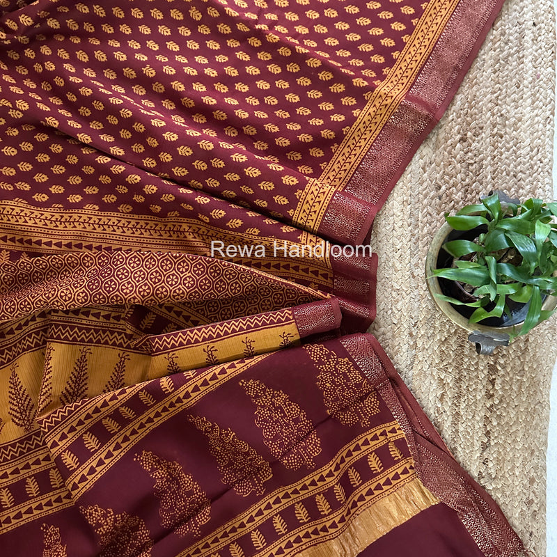Maheshwari Red Bagh Print Small Border Saree MTBS153