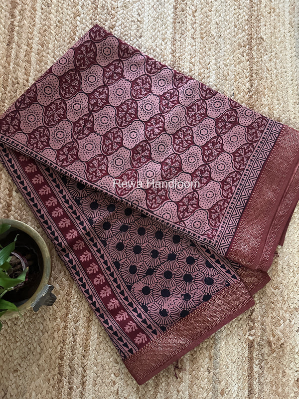 Maheshwari Bagh Print Small Border Saree