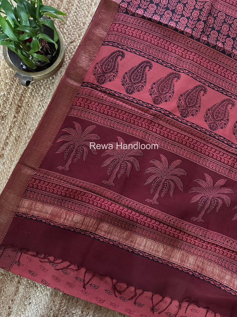 Maheshwari Kumkum Red Bagh Print Small Border Saree MTBS160