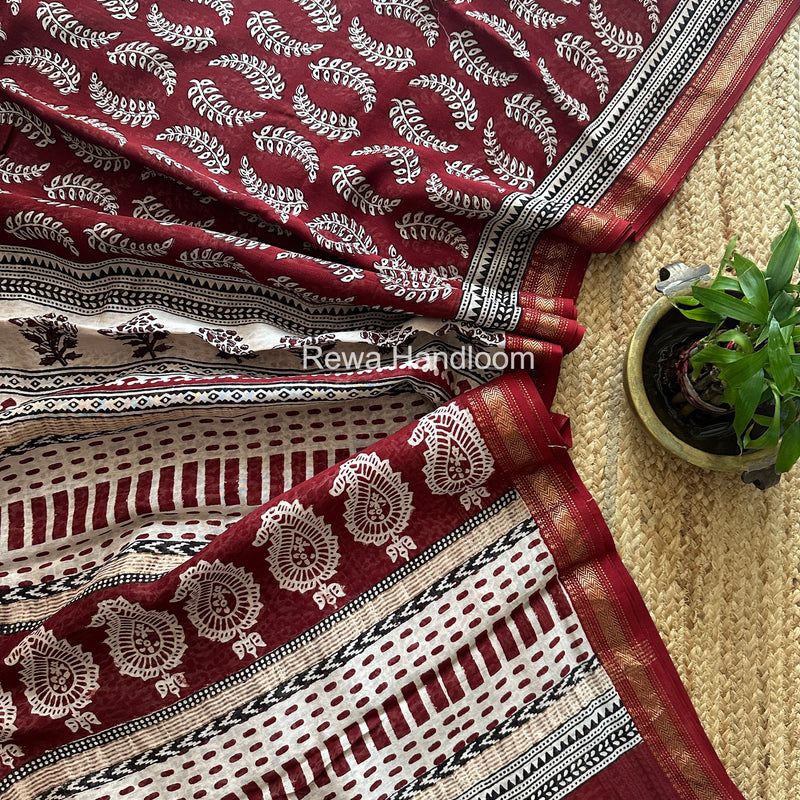 Maheshwari Maroon Bagh Print Small Border Saree MTBS175