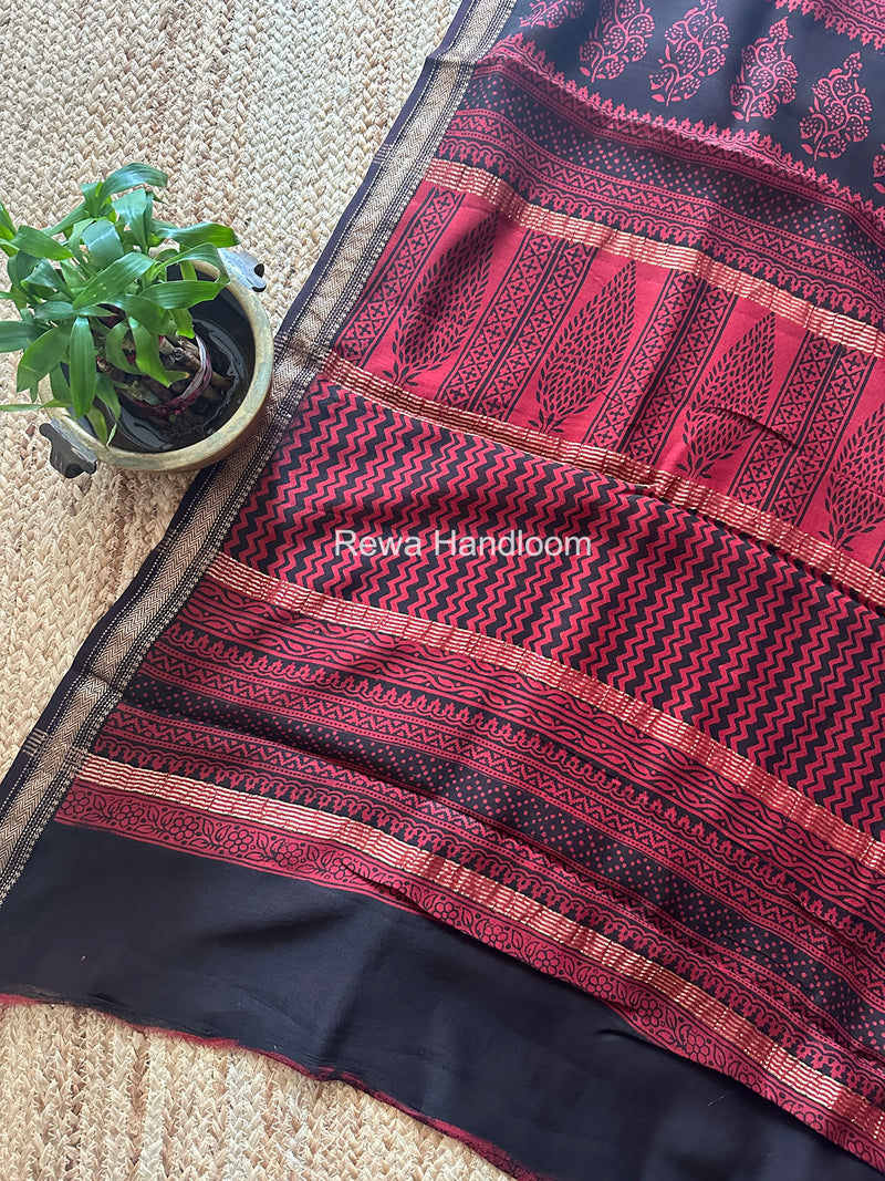 Maheshwari Maroon Bagh Print Small Border Saree MTBS162