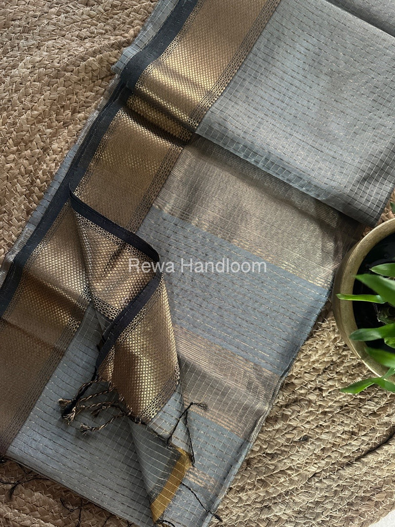 Maheshwari Zari Checks Saree