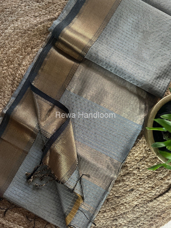 Maheshwari Zari Checks Saree