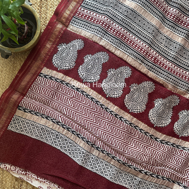 Maheshwari White Bagh Print Small Border Saree MTBS167