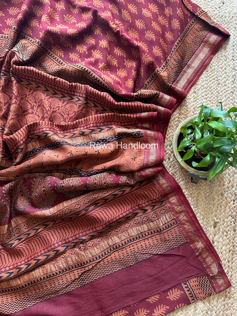 Maheshwari Red Bagh Print Small Border Saree MTBS182