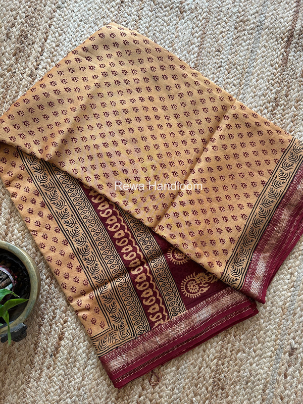 Maheshwari Bagh Print Small Border Saree