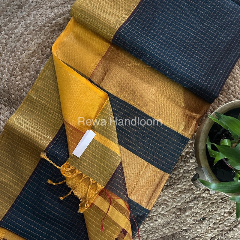 Maheshwari Zari Checks Saree