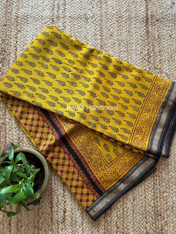 Maheshwari Bagh Print Small Border Saree