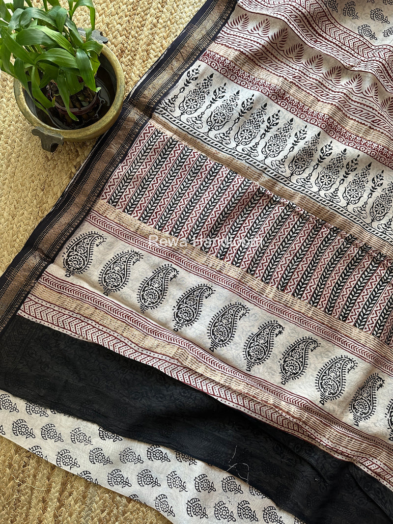 Maheshwari White Bagh Print Small Border Saree MTBS176