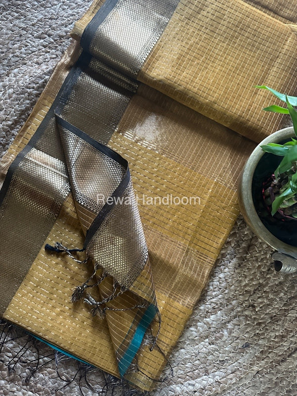 Maheshwari Zari Checks Saree